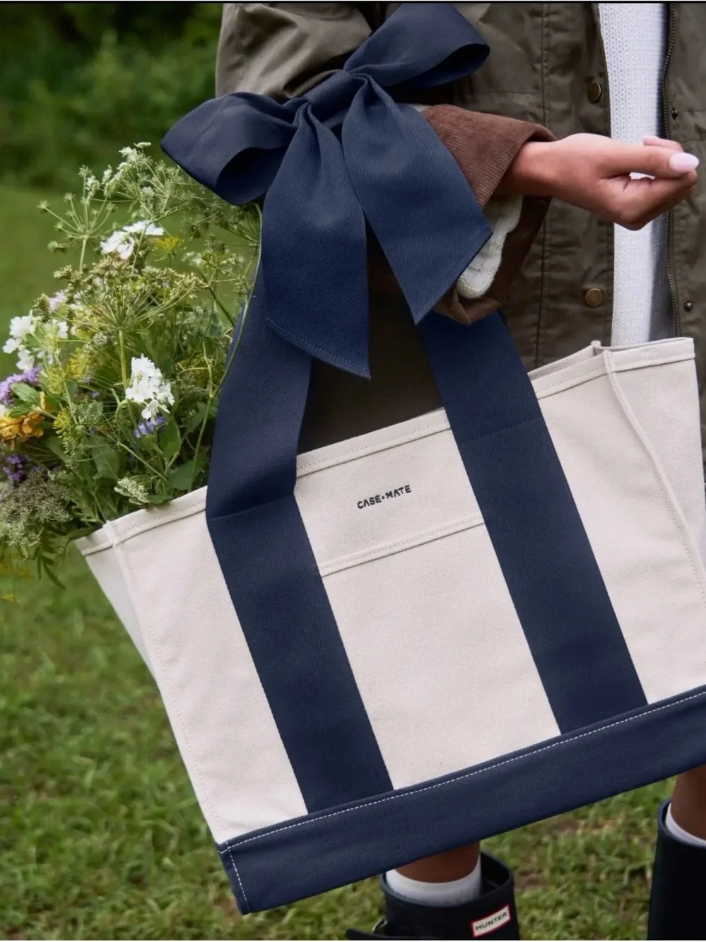 case-mate Cream Canvas Tote with Navy Ribbon Handles and Bow